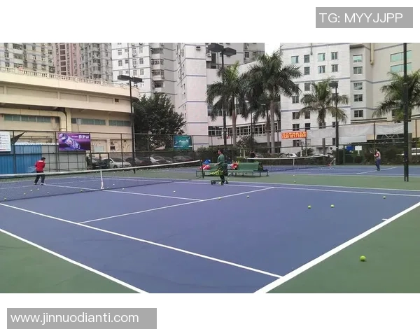 深圳网球队的成功之道:探索其运营模式与发展策略 深圳网球队的成功之道:探索其运营模式与发展策略