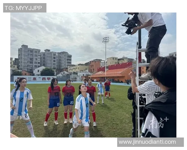 王芳专访：从绿茵场到人生舞台的足球旅程回顾与展望